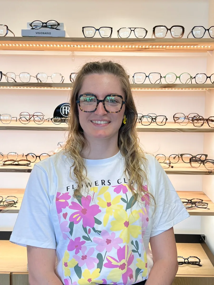 Laura, opticienne de l'équipe Mon Lunetier
